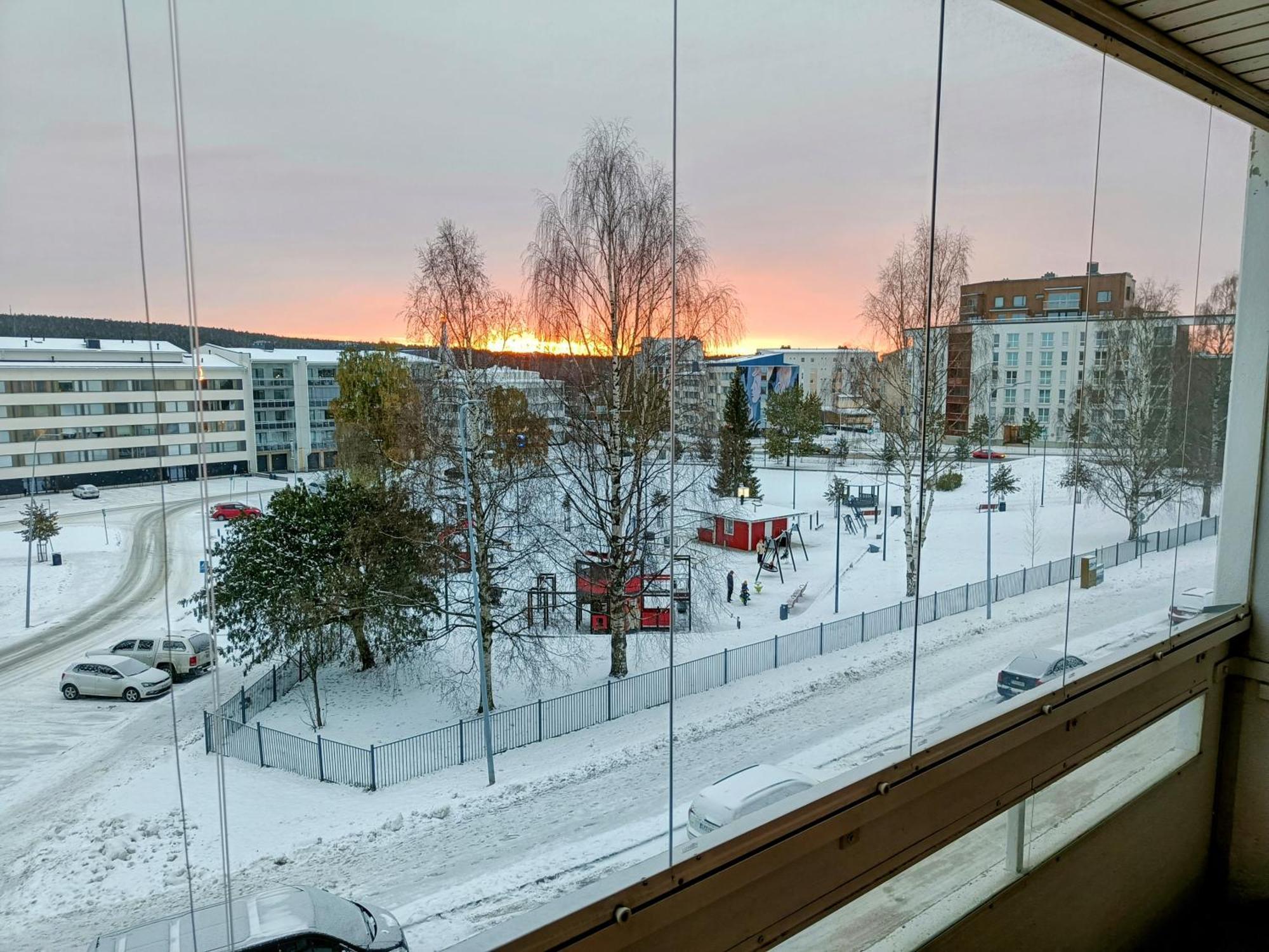 Big 88M2 Apartment In The Center Рованиеми Экстерьер фото